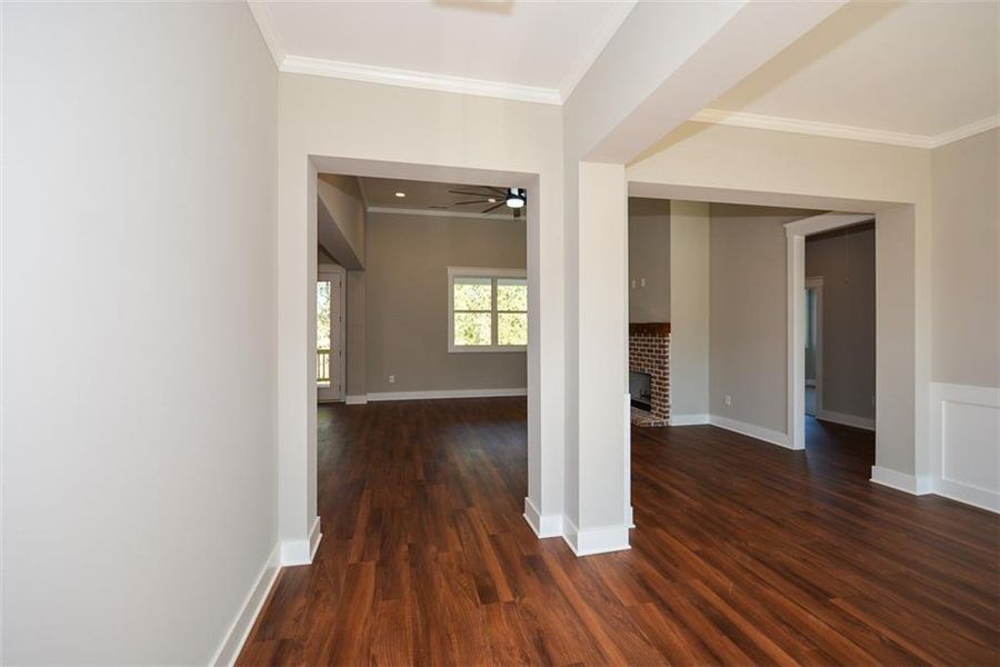 Spacious, unfurnished interior of a new home in , Jasper (Image 23).