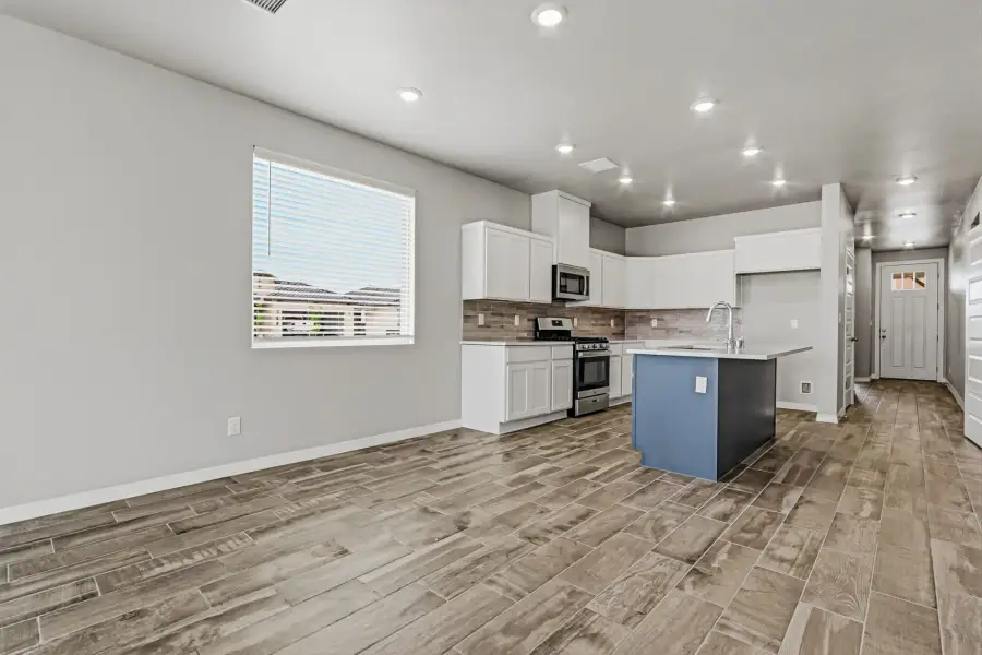 Furnished interior view inside a new home in Paseo del Este, El Paso (Image 14). Furnished interior view inside a new home in Paseo del Este, El Paso (Image 14).