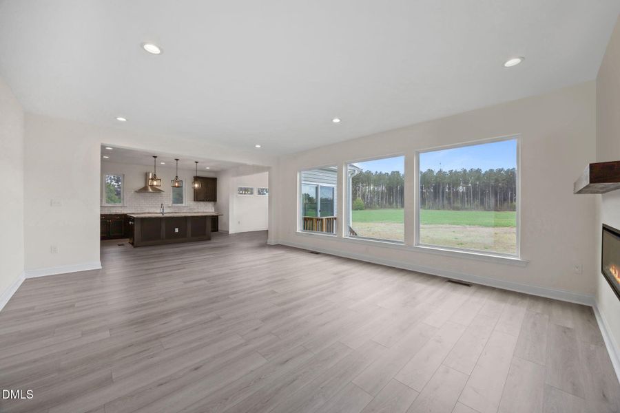 60-web-or-mls-family_room-modern_1 60-web-or-mls-family_room-modern_1