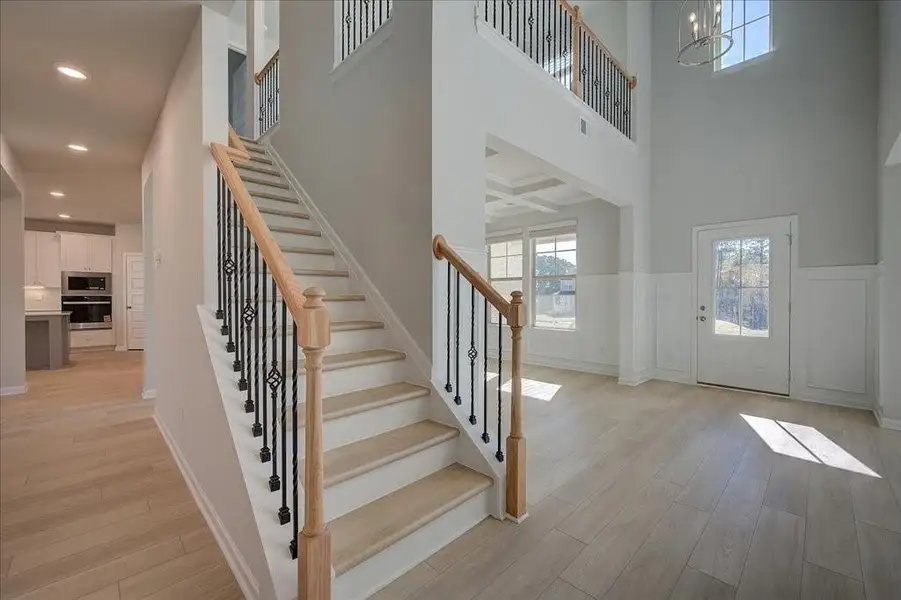 Spacious, unfurnished interior of a new home in Riverbend Overlook, Fayetteville (Image 15).