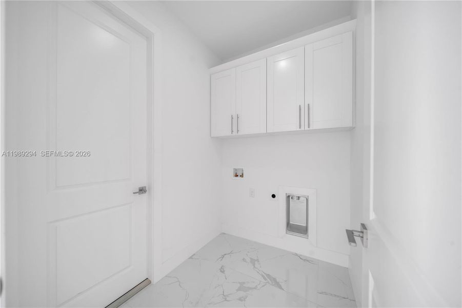 Spacious, unfurnished interior of a new home in , Lehigh Acres (Image 40).