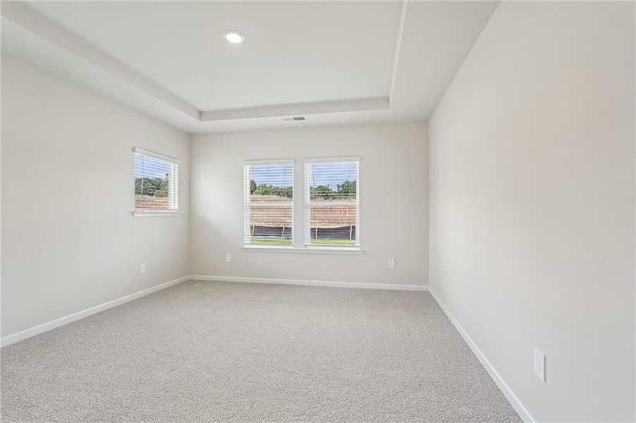 Spacious, unfurnished interior of a new home in Northwoods at Mirror Lake, Villa Rica (Image 44).