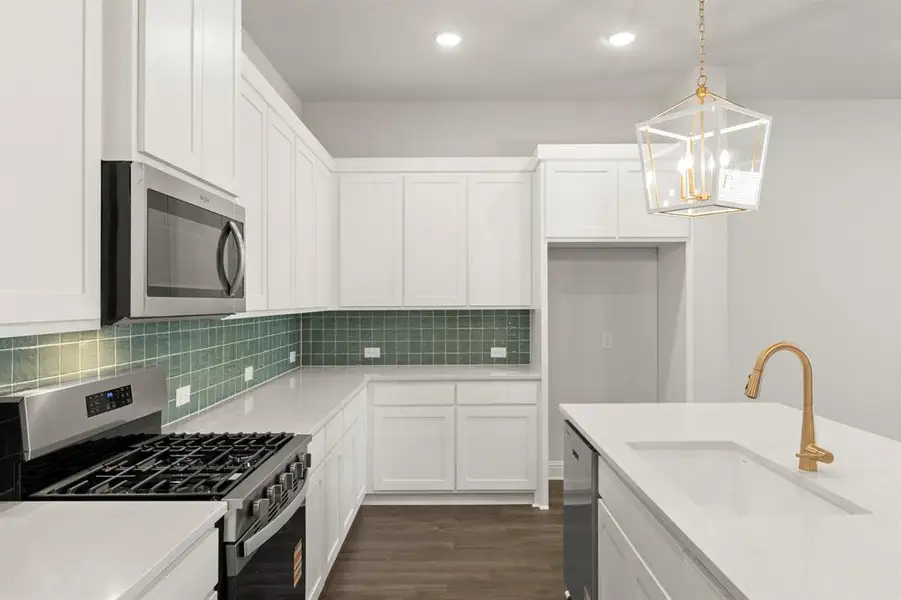 11. 3912 Keya - Kitchen (3)