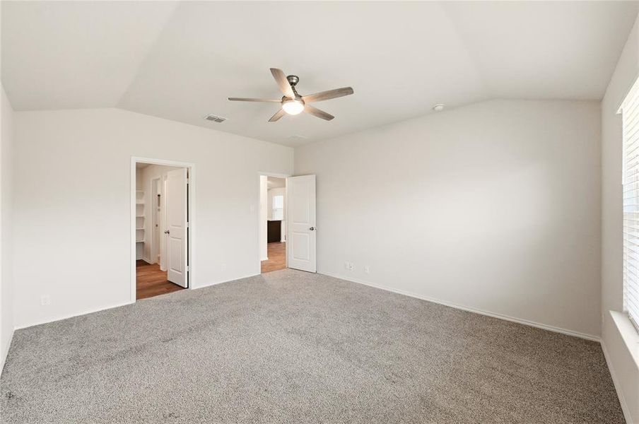 Spacious, unfurnished interior of a new home in , Converse (Image 26).