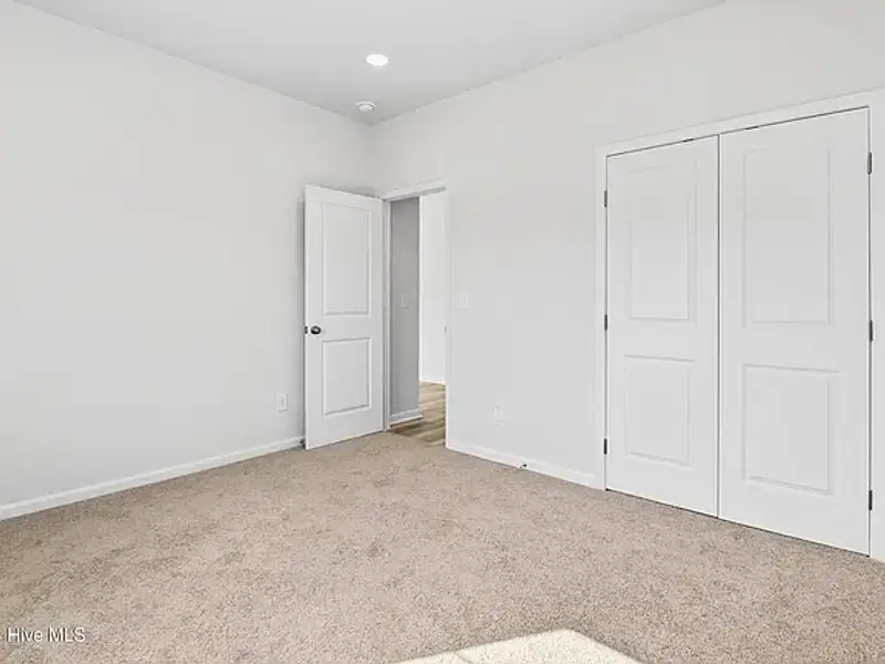 Spacious, unfurnished interior of a new home in Portrait Hills, Aiken (Image 8).