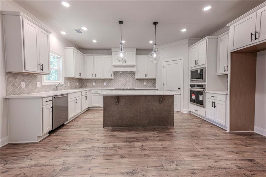 Furnished interior view inside a new home in Woodland Hills, Loganville (Image 5). Furnished interior view inside a new home in Woodland Hills, Loganville (Image 5).