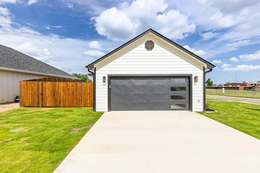Exterior details and patio area of a home in , Sulphur Springs (Image 4). Exterior details and patio area of a home in , Sulphur Springs (Image 4).