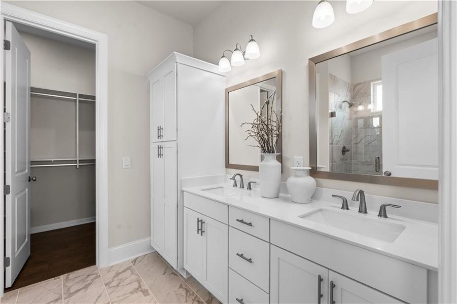 Furnished interior view inside a new home in Aberdeen, Hoschton (Image 13).