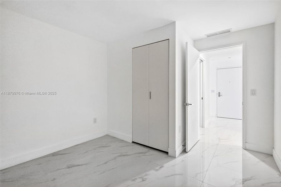 Spacious, unfurnished interior of a new home in , Miami (Image 28).