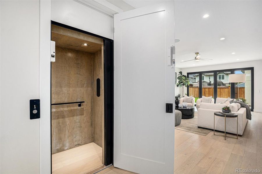 Elevator to all 4 levels