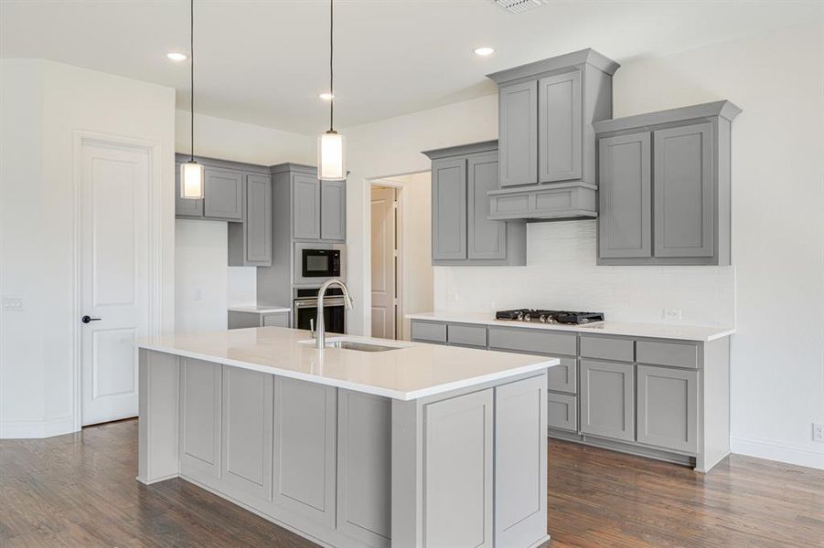 Furnished interior view inside a new home in Wildflower Ranch 60-65, Fort Worth (Image 8). Furnished interior view inside a new home in Wildflower Ranch 60-65, Fort Worth (Image 8).