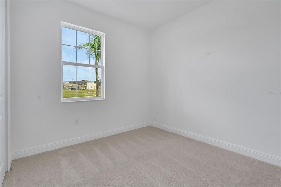 Spacious, unfurnished interior of a new home in Reserve at Hammock Oaks, Lady Lake (Image 13).