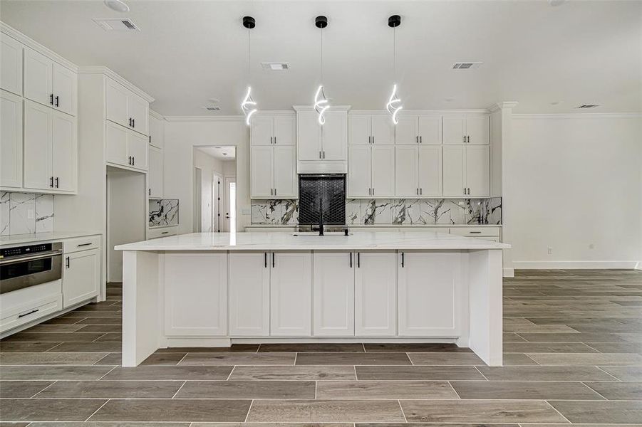 Furnished interior view inside a new home in , Grand Prairie (Image 7).