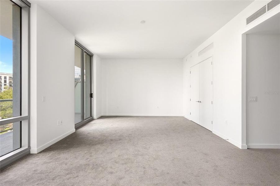 Spacious, unfurnished interior of a new home in , St. Petersburg (Image 52). Spacious, unfurnished interior of a new home in , St. Petersburg (Image 52).