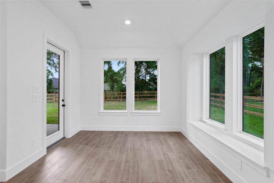 Spacious, unfurnished interior of a new home in Timber Hollow, Magnolia (Image 24).