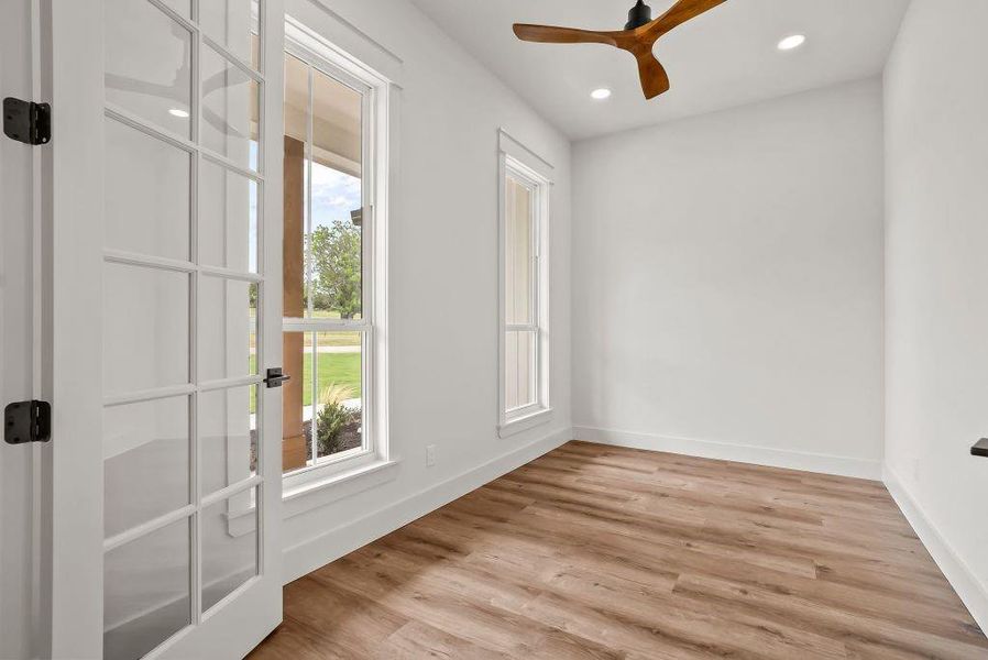 Spacious, unfurnished interior of a new home in , Weatherford (Image 32).