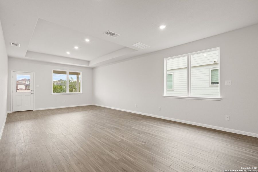 Spacious, unfurnished interior of a new home in Hunters Ranch, San Antonio (Image 16). Spacious, unfurnished interior of a new home in Hunters Ranch, San Antonio (Image 16).