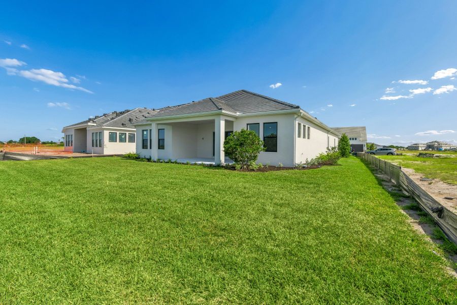 Representative exterior details of a home built from the The Bonham by David Weekley Homes in Palmera Wellen Park - Classic Series, Venice (Image 3).