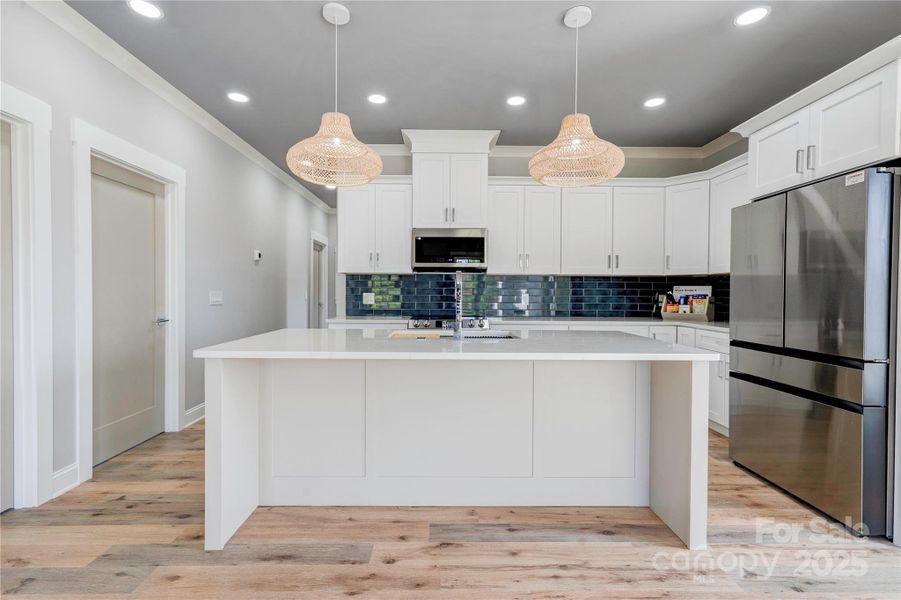 Kitchen-Quartz Countertops