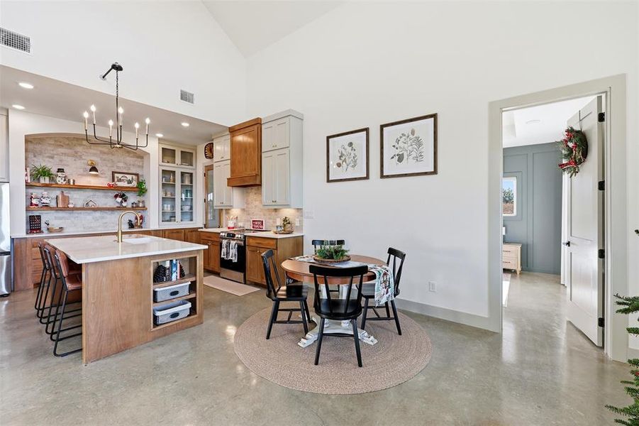 Furnished interior view inside a new home in , Lipan (Image 13).