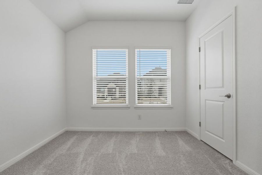 Spacious, unfurnished interior of a new home in Emory Crossing, Hutto (Image 15).
