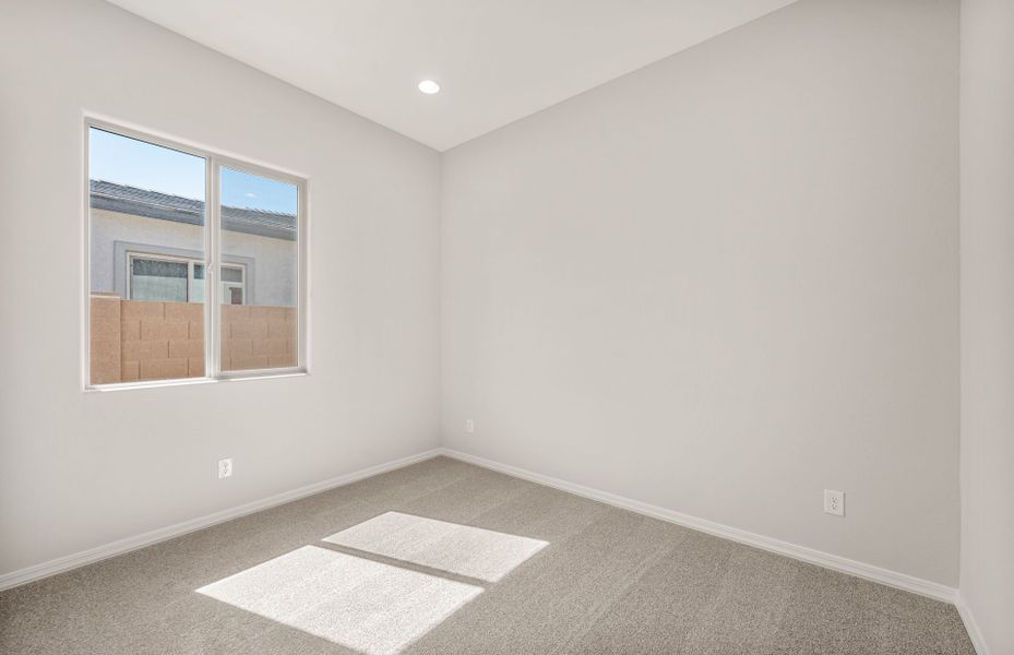 Spacious, unfurnished interior of a new home in Artisan at Asante, Surprise (Image 27).