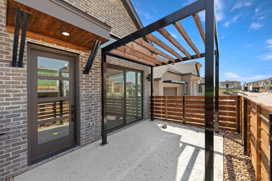 03. 515 Sherwood - Porch