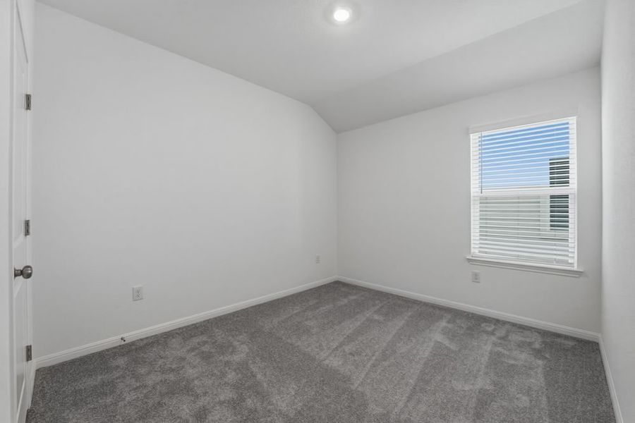 Spacious, unfurnished interior of a new home in Longview, Del Valle (Image 16).