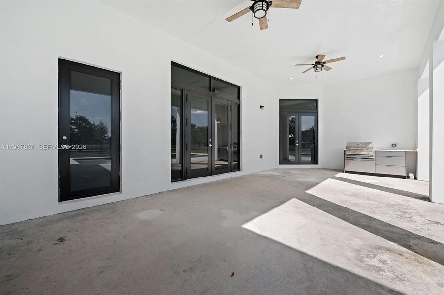 Exterior details and patio area of a home in , Davie (Image 20).