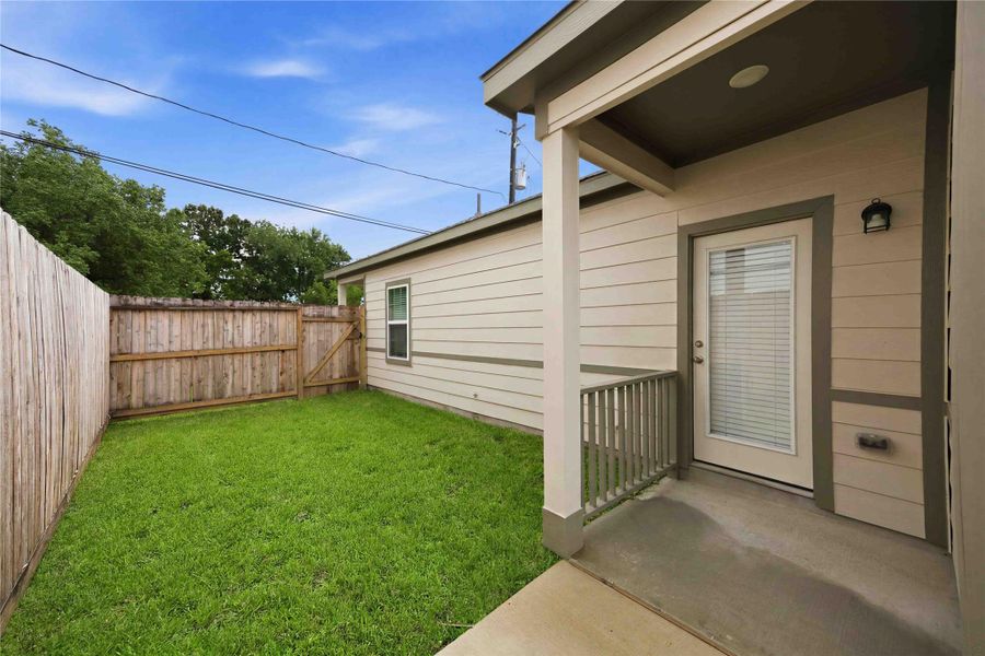 Exterior details and patio area of a home in , Houston (Image 17).