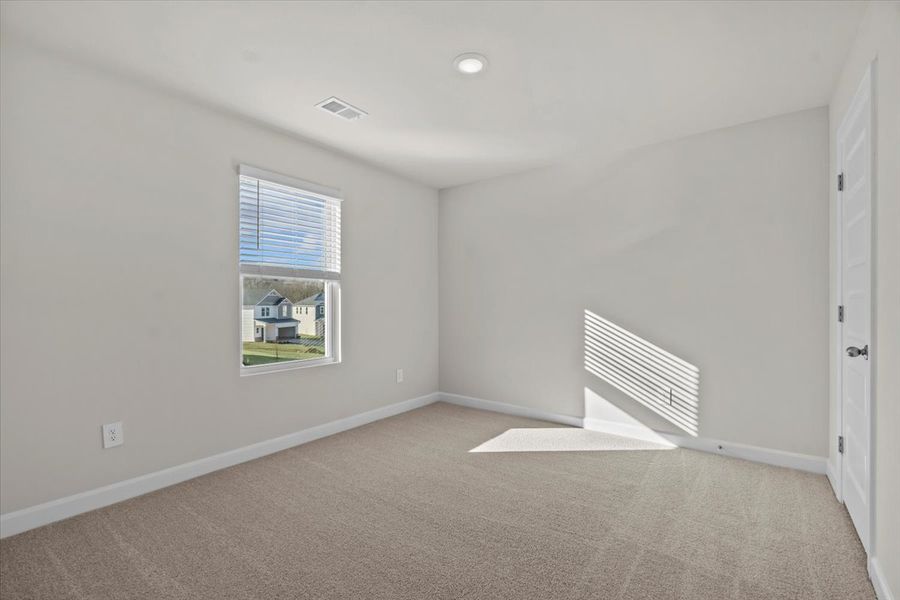 Spacious, unfurnished interior of a new home in Creek Ridge - Heritage Collection, Spartanburg (Image 18).