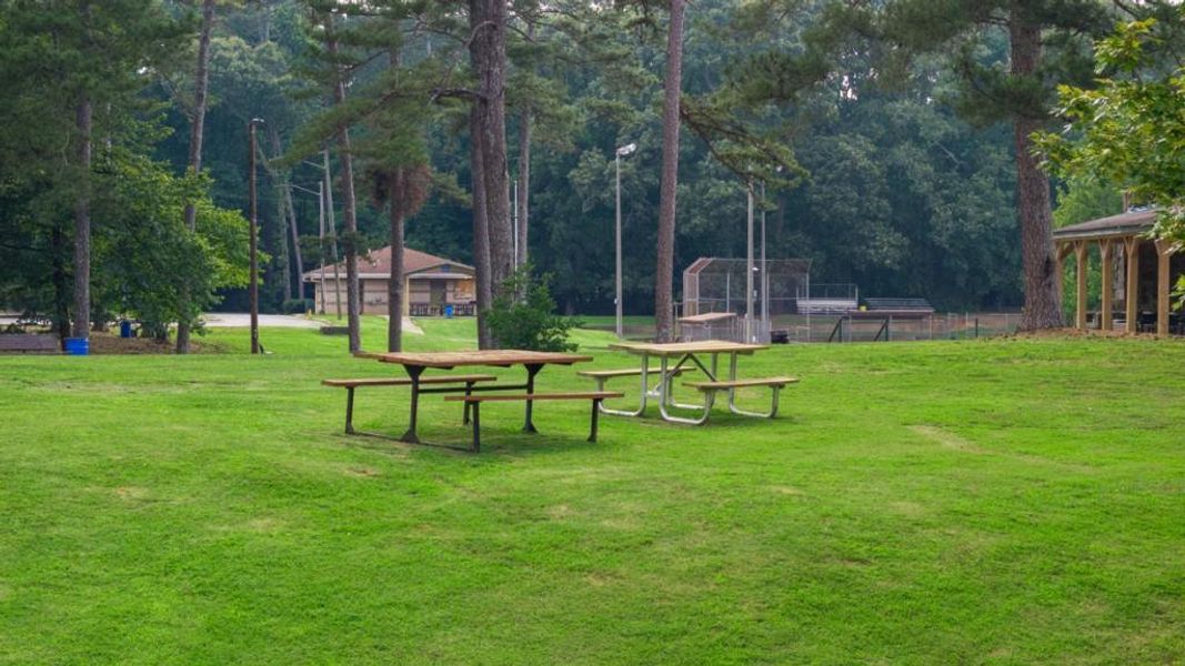 Community amenities in Creekview, Atlanta (Image 45). Community amenities in Creekview, Atlanta (Image 45).