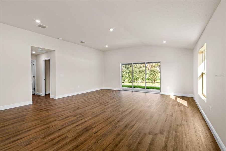 Spacious, unfurnished interior of a new home in SummerCrest, Ocala (Image 16).