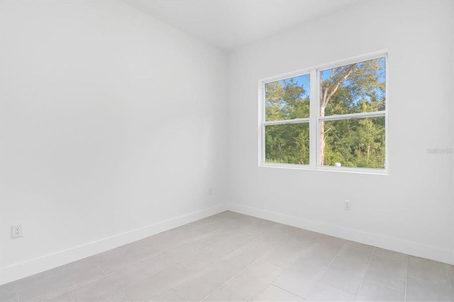 Spacious, unfurnished interior of a new home in , Dunnellon (Image 18).