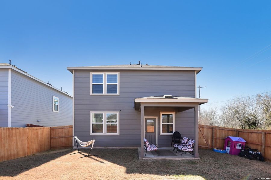 Exterior details and patio area of a home in Blue Ridge Ranch, San Antonio (Image 23).