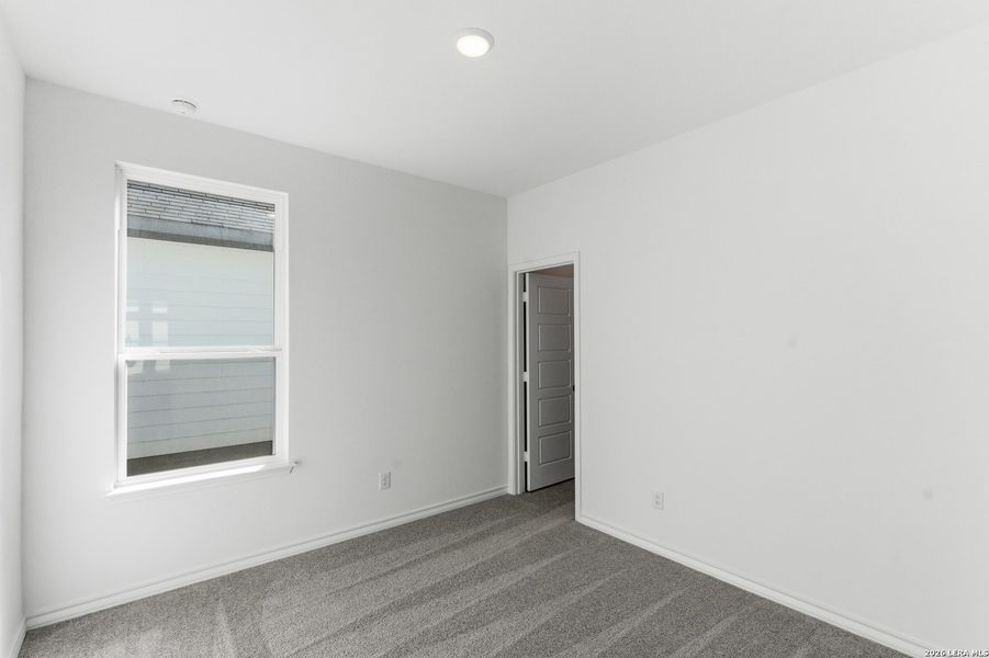 Spacious, unfurnished interior of a new home in Davis Ranch, San Antonio (Image 18).