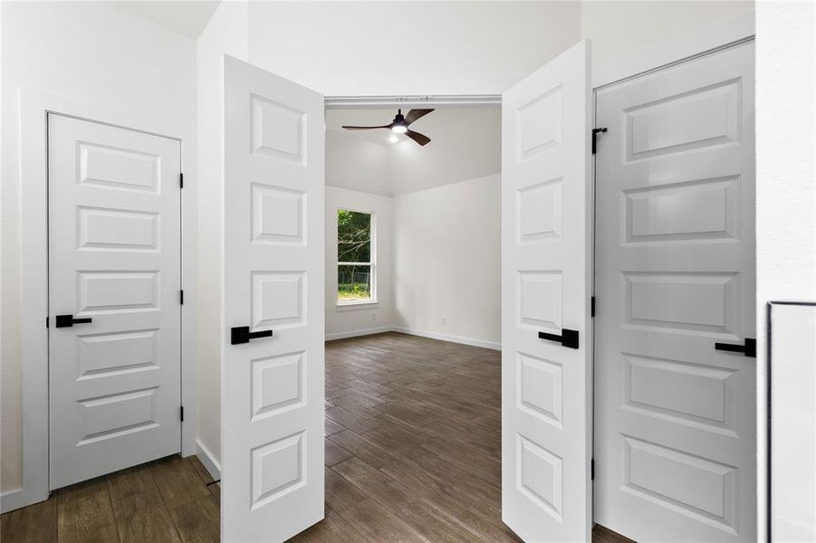 Spacious, unfurnished interior of a new home in , Greenville (Image 28).