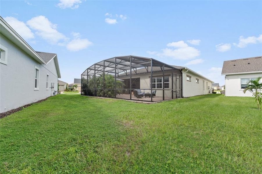 Exterior details and patio area of a home in , St. Cloud (Image 4).