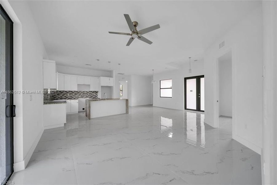 Spacious, unfurnished interior of a new home in , Lehigh Acres (Image 12).