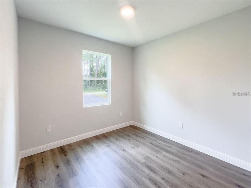 Spacious, unfurnished interior of a new home in , Ocala (Image 5).