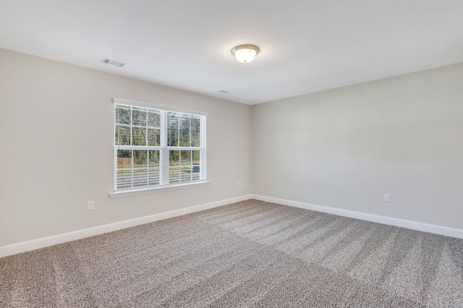 Hatteras – Bedroom 3 with Twin Window and Carpet