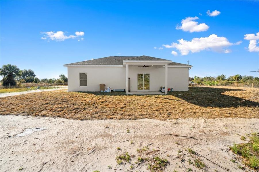 Exterior details and patio area of a home in , Okeechobee (Image 22).