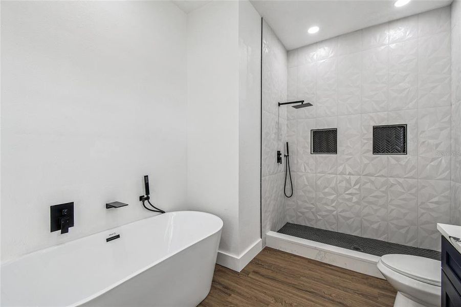 Furnished interior view inside a new home in , Spring Hill (Image 15).