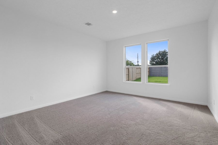 Spacious, unfurnished interior of a new home in Davina, Rosenberg (Image 17).