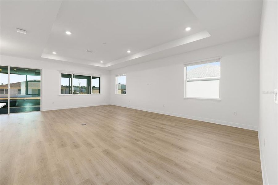 Spacious, unfurnished interior of a new home in , Ocala (Image 27).
