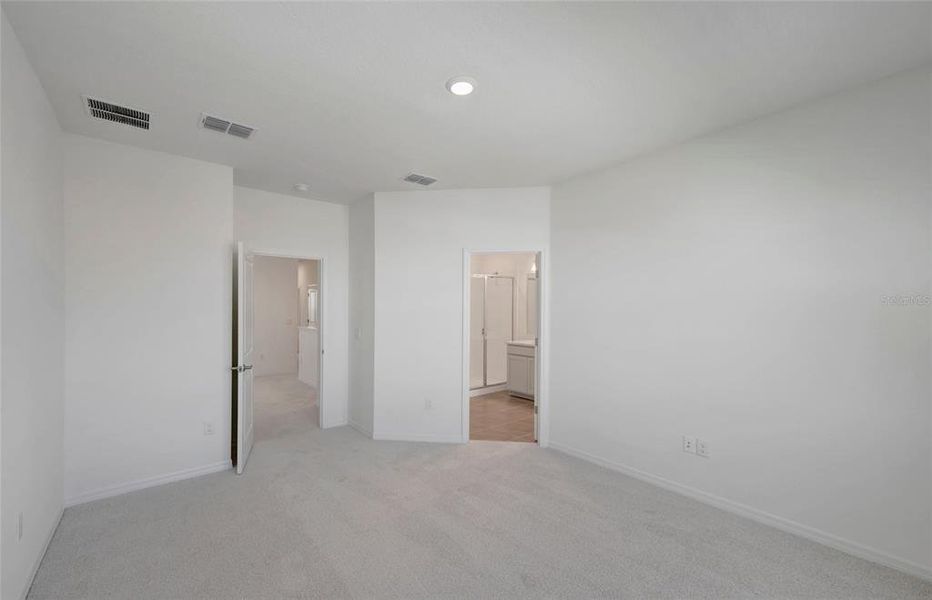 Spacious, unfurnished interior of a new home in , Apollo Beach (Image 19).