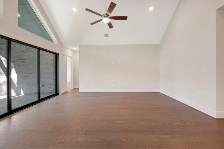 Spacious, unfurnished interior of a new home in The Woodlands Hills - Premier Collection, Willis (Image 31).