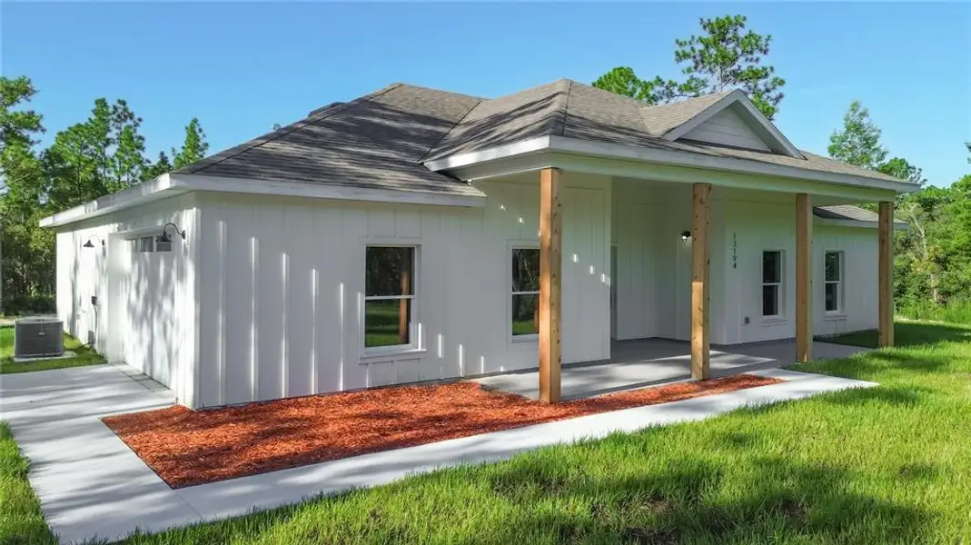 Exterior details and patio area of a home in , Dunnellon (Image 18). Exterior details and patio area of a home in , Dunnellon (Image 18).