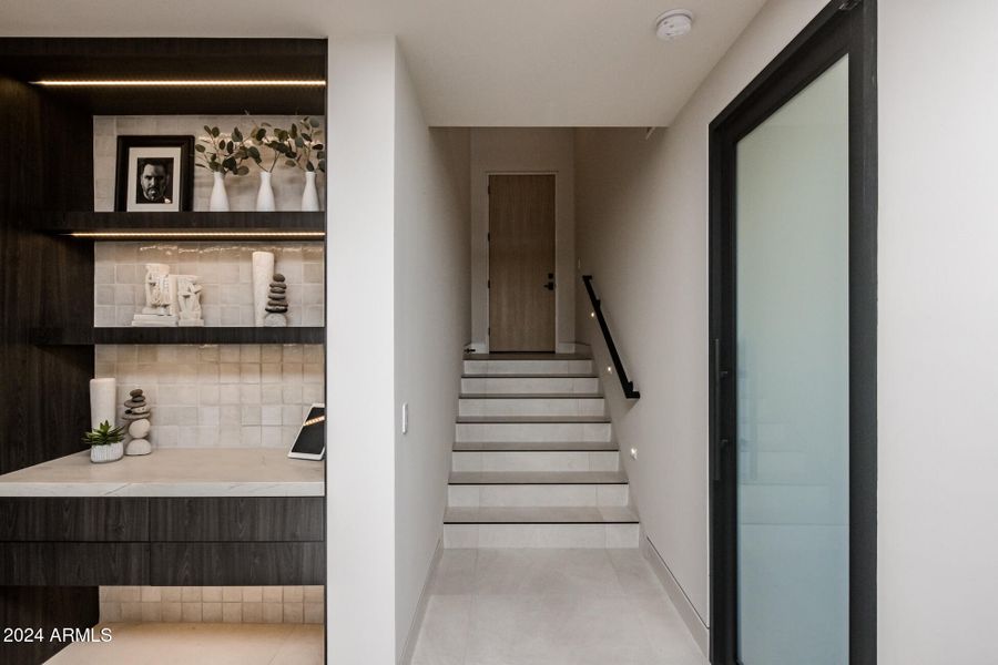 044_GARAGE ENTRY 044_GARAGE ENTRY