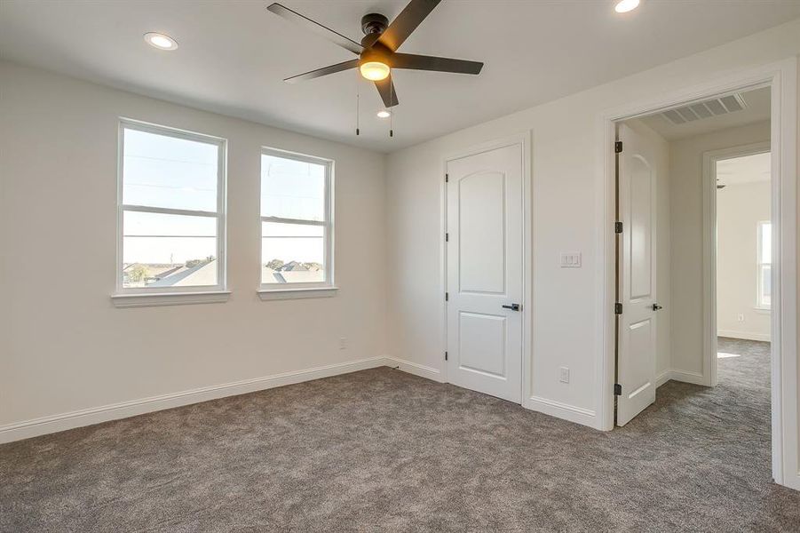 Spacious, unfurnished interior of a new home in , Grandview (Image 32).